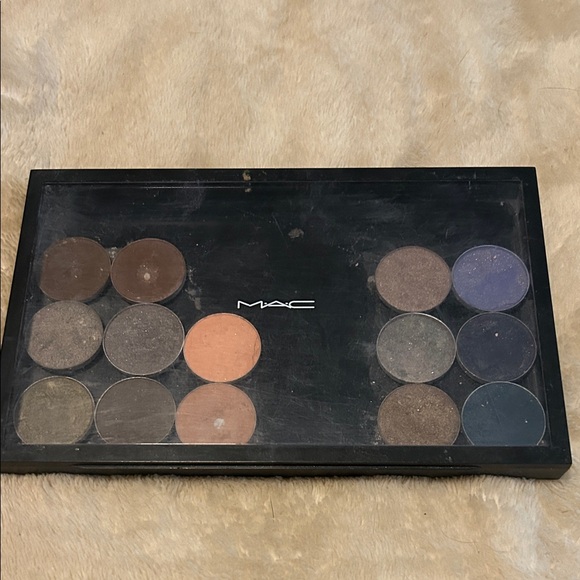 MAC Cosmetics Eyeshadow Palette - Picture 1 of 1